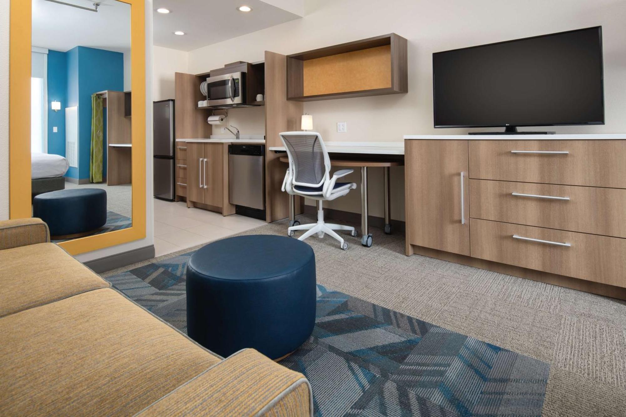 Home2 By Hilton Downtown 3*