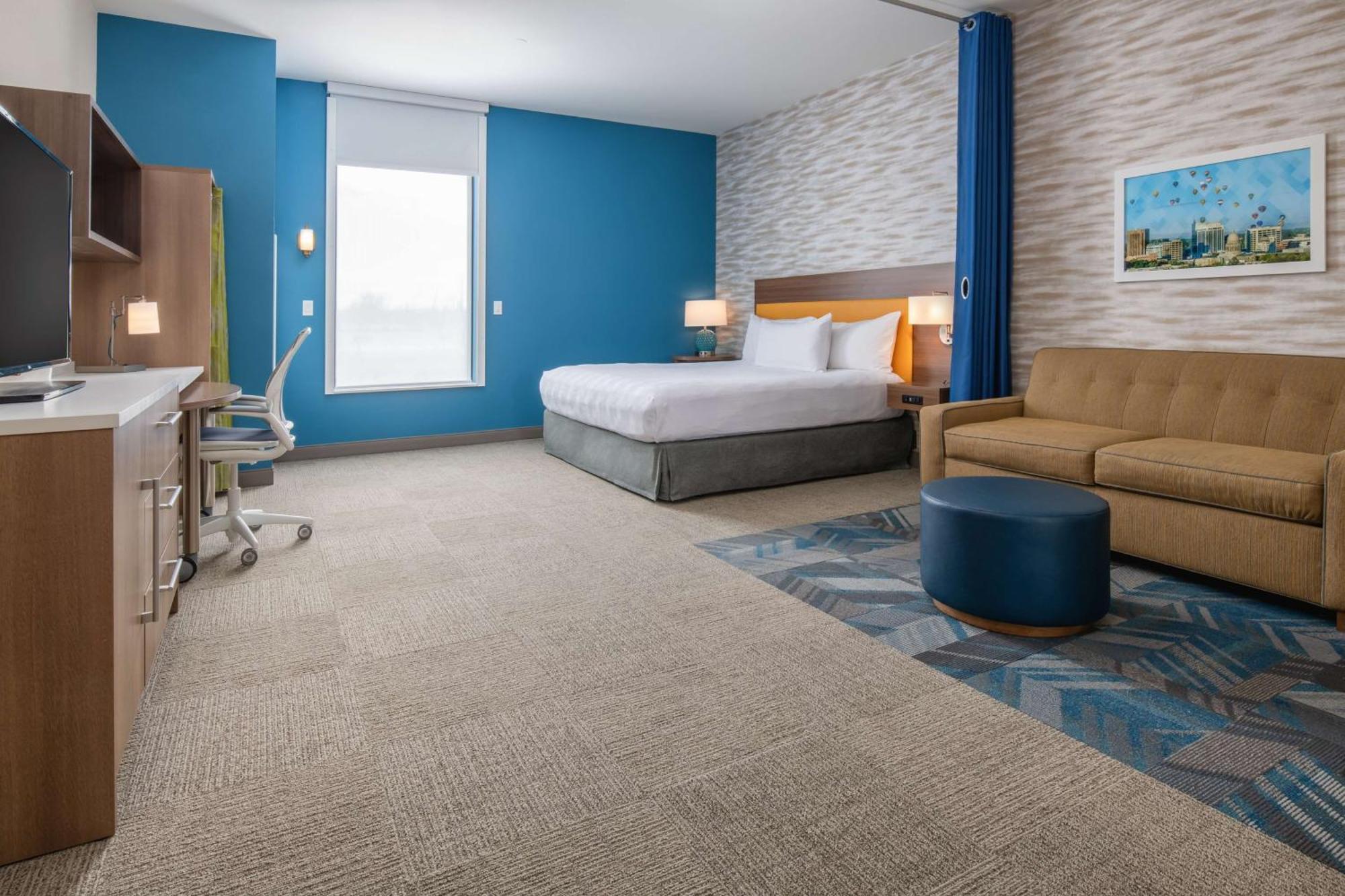 Hotel Home2 By Hilton Downtown 3*